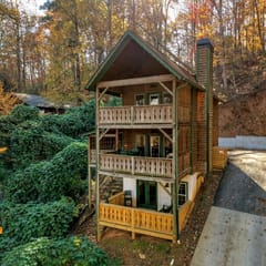 New! Mtn&City Views, Arcade, Pool, Hot Tub, Sauna