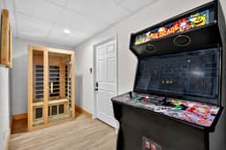 New! Mtn&City Views, Arcade, Pool, Hot Tub, Sauna - Image 4
