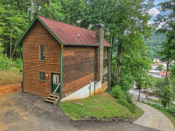 Hot Tub, Game Room, Sauna & Views! Walk 2 Downtown - Image 2