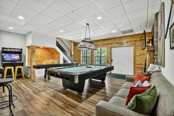 4 Private Suites | Mtn Views, Hot Tub & Game Room - Image 4